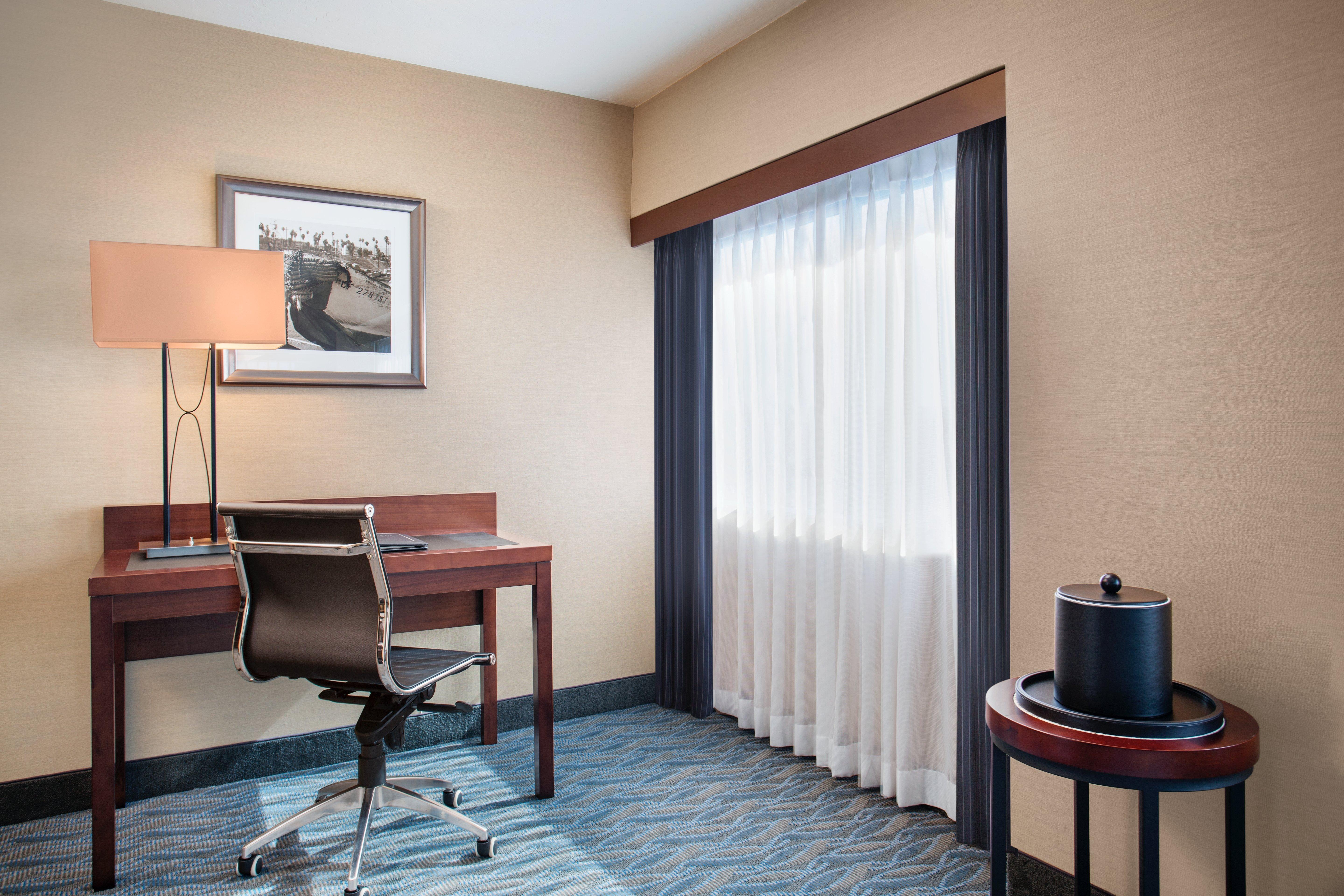 Crowne Plaza Hotel Los Angeles Harbor By Ihg Экстерьер фото